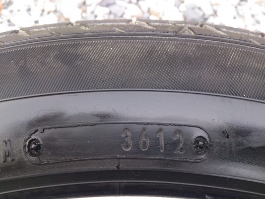 ขายแม็ก 5รู114 หน้า7.5 หลัง9 นิ้วขอบ17 พร้อมยางDUNLOP215/55R17 ยางสัปดาห์ที่36ปี12 ดอกยางลึกเท่ากันสวยๆ จำนวน 1 ชุด