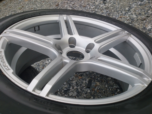 ขายแม็ก 5รู114 หน้า7.5 หลัง9 นิ้วขอบ17 พร้อมยางDUNLOP215/55R17 ยางสัปดาห์ที่36ปี12 ดอกยางลึกเท่ากันสวยๆ จำนวน 1 ชุด