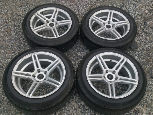 ขายแม็ก 5รู114 หน้า7.5 หลัง9 นิ้วขอบ17 พร้อมยางDUNLOP215/55R17 ยางสัปดาห์ที่36ปี12 ดอกยางลึกเท่ากันสวยๆ จำนวน 1 ชุด