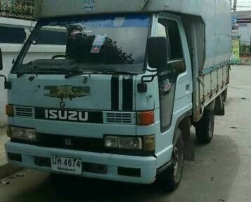 ขายด่วนครับ 4 ล้อเล็กไม่ติดเวลา ป้ายเล็กครับ ISUZU NKR เครื่อง 2800 cc.