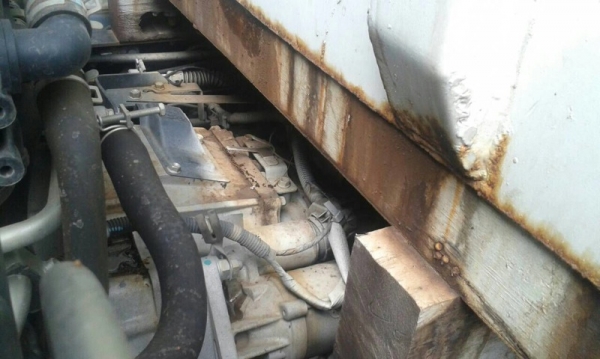 รถอีซูซุ  6 ล้อ รั้ว ( ไม่ดั้ม )  210 แรงม้า. ปี 56 ( รถวิ่ง 76,000 กม. )  ( ราคาลด เหลือ  320,000. )    สนใจติดต่อ 081 - 6079515