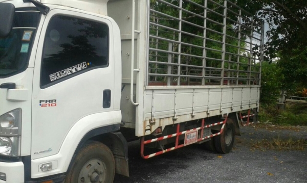 รถอีซูซุ  6 ล้อ รั้ว ( ไม่ดั้ม )  210 แรงม้า. ปี 56 ( รถวิ่ง 76,000 กม. )  ( ราคาลด เหลือ  320,000. )    สนใจติดต่อ 081 - 6079515