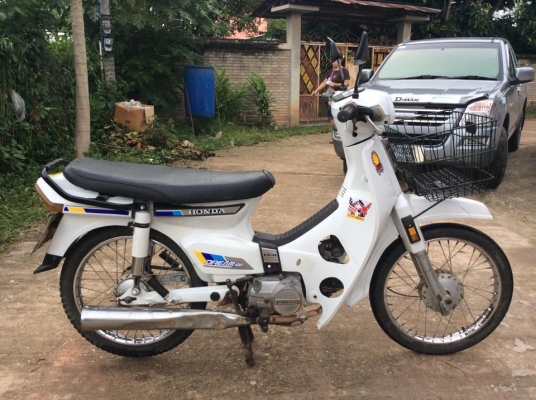 ดรีมคุรุสภาสีขาวทะเบียนโอนภาษีขาด1ปีสภาพสวยๆขายถูกๆ12500บาท