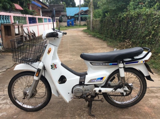 ดรีมคุรุสภาสีขาวทะเบียนโอนภาษีขาด1ปีสภาพสวยๆขายถูกๆ12500บาท ดรีมคุรุสภาสีขาวทะเบียนโอนภาษีขาด1ปีสภาพสวยๆขายถูกๆ12500บาท