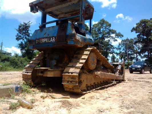 **390,000 บ.ต่อรอง**ขาย รถแทร็กเตอร์ BULLDOZER CATERPILLAR D4H ตีนไก่ เครื่องเดิม CAT3204 4สูบ 90HP เครื่องดีสตาร์ทติดง่าย แรงดี ปั้มดี แรง สป็อคเก็ตลอย ช่วงล่าง70\% แทร็กดีครบ โซ่ดี โรลเลอร์ครบ ใบดันดีไม่ผุ ทำงานดี สีสันพอใช้ บอดี้โดยรวมโอเคเลย รถใช้งานทำ