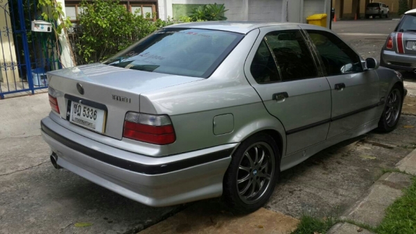 ขายด่วน Bmw318i เครื่อง1j VVTi 2500 cc. แก๊สLPG เกียร์ออโต้ พวงมาลัยพาวเวอร์ สวย