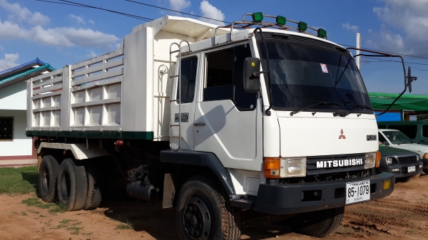 ขายด่วนไอ้หลงสองเพลาดั้มสภาพพร้อมใช้สุดๆFN527MAโทร0843923995