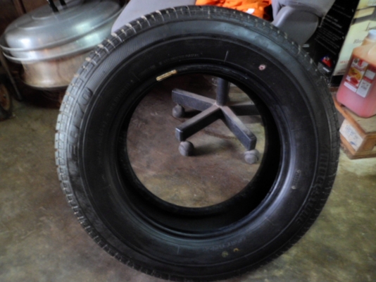 ขายยางบริสโตน 215/70/15 ฟรีค่าจัดส่ง มีสินค้าอื่นๆอีก