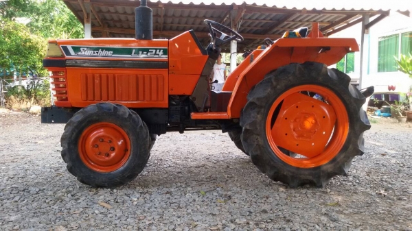 ขายครับ KUBOTA L1-24 เครื่องดี เกียร์ดี ครับ พร้อมผาน 5 1พวง ครับ