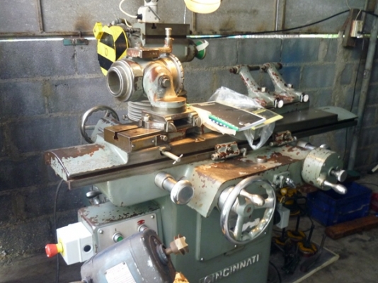 ขายเครื่องเจียร Tool and cutter grinder