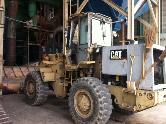 ขาย รถตักล้อยาง