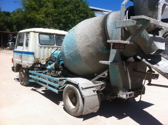 ขายหกล้อโม่ปูน HINO FD เครื่องEH700 รถใช้งานปกติ ระบบเบรคเกียร์ดี เป็นโม่โซ่ เอกสารสัญญาซื้อขาย