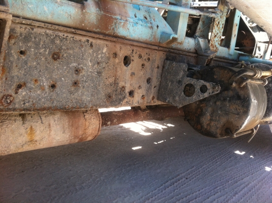 ขายหกล้อโม่ปูน HINO FD เครื่องEH700 รถใช้งานปกติ ระบบเบรคเกียร์ดี เป็นโม่โซ่ เอกสารสัญญาซื้อขาย