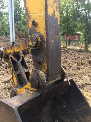 ขาย KOMATSU PC200-3 สภาพสวยพร้อมใช้ ราคาต่อรองได้ ติดต่อได้ที่คุณ อ๊อฟ พิจิตร 086-737-9991