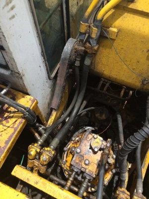 ขาย KOMATSU PC200-3 สภาพสวยพร้อมใช้ ราคาต่อรองได้ ติดต่อได้ที่คุณ อ๊อฟ พิจิตร 086-737-9991