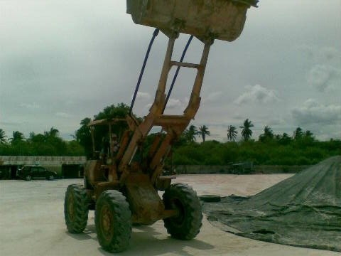 ขายรถตัก 910 ต่อแขนแล้ว สภาพสวยพร้อมใช้ ราคาต่อรองได้ ที่คุูณอ๊อฟ พิจิตร 086-737-9991