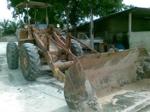 ขายรถตัก 910 ต่อแขนแล้ว สภาพสวยพร้อมใช้ ราคาต่อรองได้ ที่คุูณอ๊อฟ พิจิตร 086-737-9991