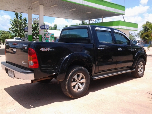 TOYOTA VIGO 3.OPRERUNER ปี51 สีเดิม เครื่องเดิม งวด11000 เหลือ21งวด กรุงศรีจีอี เปลี่ยนสัญาได้เลยคับ