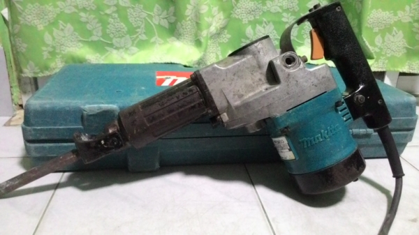 สกัดไฟฟ้าระบบโรตารี่ ยี่ห้อ MAKITA HR3850 สภาพดีพร้อมใช้งานครับ