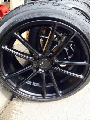 ขาย 225/40/18 5 รู114 ราคา 14900 บาท ยางปี 2013