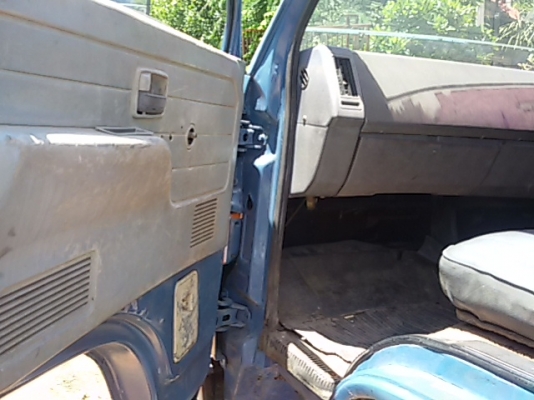 (ร้านรุ่งโรจน์ 082-1057078)ขาย 6 ล้อ ISUZU NPR เครื่อง4BD1ฝาดำ((พ.พาวเวอร์ กระบะยาว 5 เมตร)เครื่องแห้ง แรงดี แซสซีสวยๆ ไม่ผุไม่ดาม พร้อมโอน พร้อมใช้