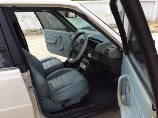 ขายรถ เปอร์โย 305 ปี 85 เครื่องเดิมๆ 1.6 เกียร์ธรรมดา ติดแก๊ส LPG ภายในเบาะหนังเดิมๆ สวย แอร์เย็น วิทยุ Cd  ตัวถังเดิมจริงๆ ไม่มีชน ไม่มีผุ สีเต็มเงา ล้อแม็กเดิม รถขับดี ภาษีปี58 พร้อมใช้ครับ