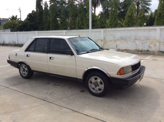 ขายรถ เปอร์โย 305 ปี 85 เครื่องเดิมๆ 1.6 เกียร์ธรรมดา ติดแก๊ส LPG ภายในเบาะหนังเดิมๆ สวย แอร์เย็น วิทยุ Cd  ตัวถังเดิมจริงๆ ไม่มีชน ไม่มีผุ สีเต็มเงา ล้อแม็กเดิม รถขับดี ภาษีปี58 พร้อมใช้ครับ