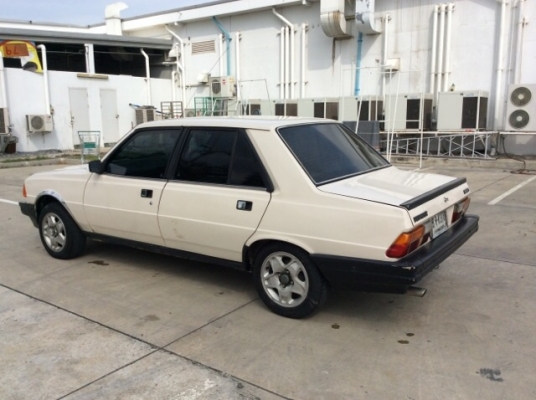 ขายรถ เปอร์โย 305 ปี 85 เครื่องเดิมๆ 1.6 เกียร์ธรรมดา ติดแก๊ส LPG ภายในเบาะหนังเดิมๆ สวย แอร์เย็น วิทยุ Cd  ตัวถังเดิมจริงๆ ไม่มีชน ไม่มีผุ สีเต็มเงา ล้อแม็กเดิม รถขับดี ภาษีปี58 พร้อมใช้ครับ