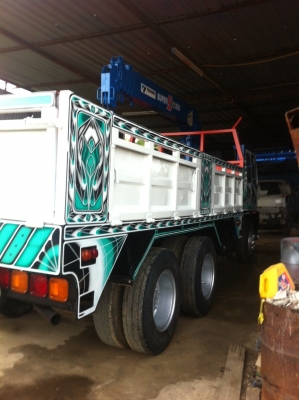 รถบรรทุก 10 ล้อติดเครน ยี่ห้อ ISUZU นางฟ้า 195 แรงม้า