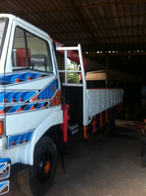 รถบรรทุก 6 ล้อ ติดเครน ยี่ห้อ HINO FC 150 แรงม้า