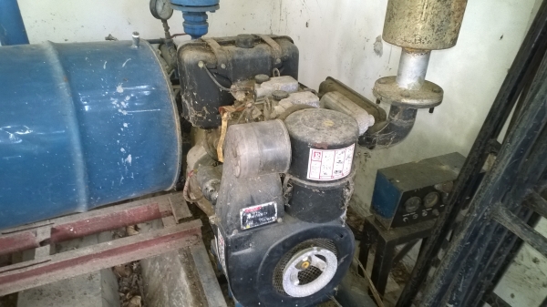 เครื่องยนต์RUGGERINI ดีเซล 2 สูบแบบไร้หมอน้ำ..(เป็นเครื่องสูบน้ำขึ้นถัง)มี4เครื่อง..เครื่องสวยมาก..