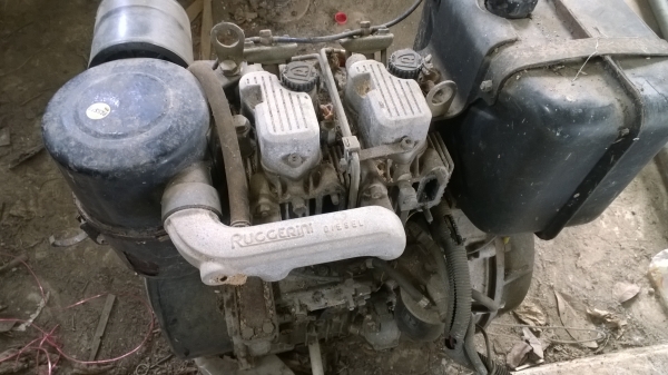 เครื่องยนต์RUGGERINI ดีเซล 2 สูบแบบไร้หมอน้ำ..(เป็นเครื่องสูบน้ำขึ้นถัง)มี4เครื่อง..เครื่องสวยมาก..