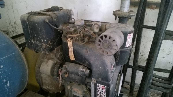 เครื่องยนต์RUGGERINI ดีเซล 2 สูบแบบไร้หมอน้ำ..(เป็นเครื่องสูบน้ำขึ้นถัง)มี4เครื่อง..เครื่องสวยมาก..