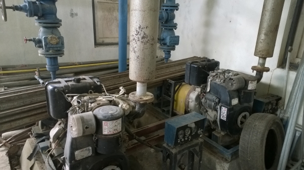 เครื่องยนต์RUGGERINI ดีเซล 2 สูบแบบไร้หมอน้ำ..(เป็นเครื่องสูบน้ำขึ้นถัง)มี4เครื่อง..เครื่องสวยมาก..