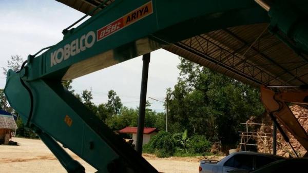 รถแบคโฮ KOBELCO  YN - 12  ( รถทำงาน 4,300 ซม. )  ,  ( ซุปเปอร์เอ็ก )   สนใจติดต่อ 081 - 6079515