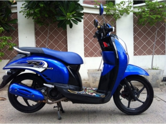 Honda Scoopy i 110cc หัวฉีด ล้อแม็ก ภาษีปี 57 สวย Honda Scoopy i 110cc หัวฉีด ล้อแม็ก ภาษีปี 57 สวย