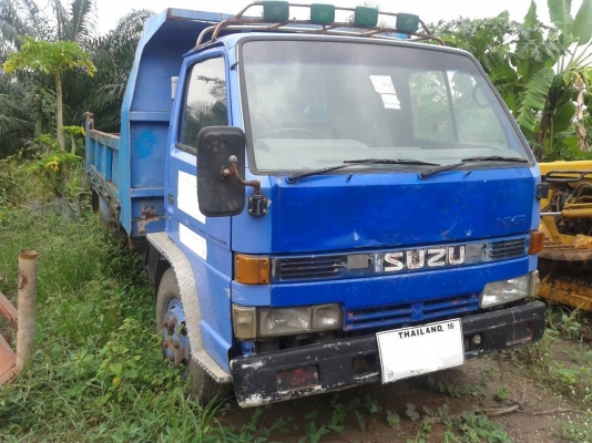 ขาย6ล้อดั๊ม ISUZU NKR110แรงม้า สภาพสวยพร้อมใช้ ราคาต่อรองได้ ติดต่อได้ที่คุณ อ๊อฟ พิจิตร 086-737-9991