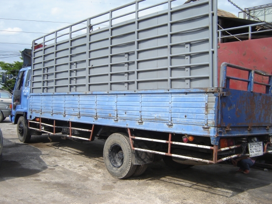 ขายหกล้อ Isuzu 195 แรงม้า  6 เมตร ราคา 490000บาทไฟแนนท์จัดได้ 400000 บาทโทร. 0892406621