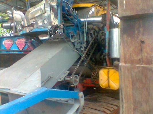 ขายรถเกี่ยวข้าว+เทลอร์  สภาพสวยพร้อมใช้ ราคาต่อรองได้ ติดต่อได้ที่คุณ อ๊อฟ พิจิตร 086-737-9991