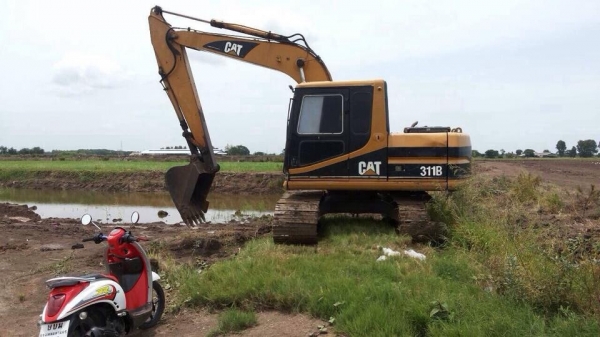 ขายรถตักดินคับ