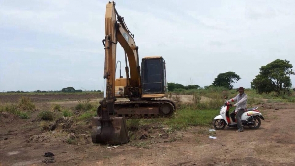 ขายรถตักดินคับ