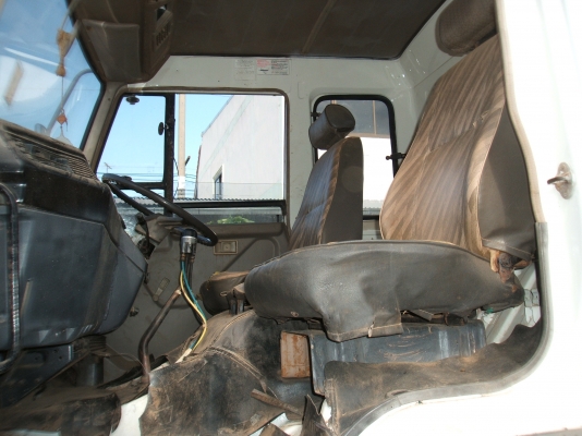 ขายรถบรรทุกเทลเลอร์ 10 ล้อ 2 เพลา มิตชู 527 TD เกียร์ 10 สปีด เครื่องยนต์ 6D16 195 แรงม้า เครื่องยนต์สภาาพดีมาก คัตซีสวย สภาพพร้อมใช้งาน ทะเบียนพร้อมโอน