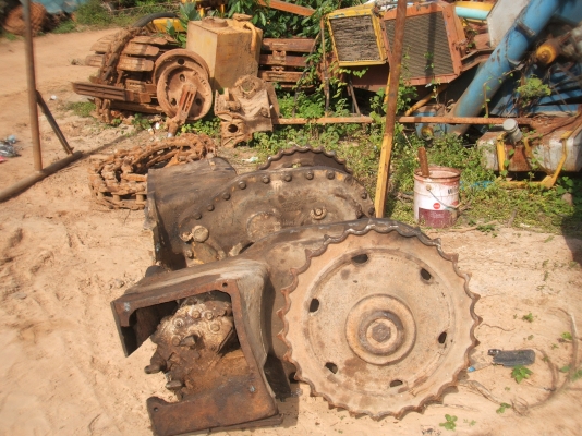 ขายตัวเดินแทรกเตอร์ แปลงเป็นสามเพลา สภาพเฟืองดี ลูกปืนดี รับประกัน ห้องตัวเดินดี