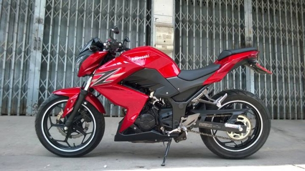 Z250 2014 วิ่ง 2000 สภาพถอยจาก Showroom ส่งฟรีทั่วไทย ต่อรองได้