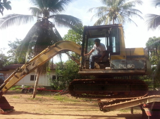 KOMATSU PC60-5 รถสภาพดี พร้อมใช้งาน เครื่องดี ปั๊มแรง ราคาต่อรองได้ 087-2976734