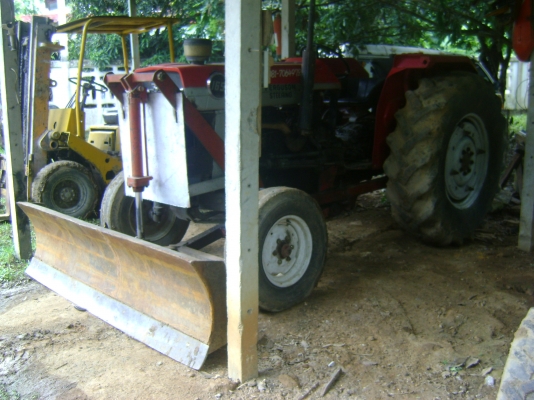 ขายรถไถแม๊กซี 165พร้อมใบดันหน้า+พานเจ็ดพร้อมใช้