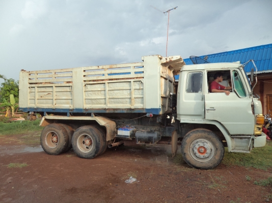 ขายถูกๆ 495000 บาท รถฮีโน่ดั้ม10ล้อ2เพลาZMเครื่องEK100