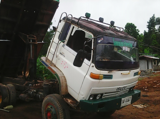 ขายสิบล้อสองเพลาดั้มพ์ อีซูสุ หัวจัมโบ้คัสซีหัวยาวช่วงล่างจัมโบ้ใหญ่