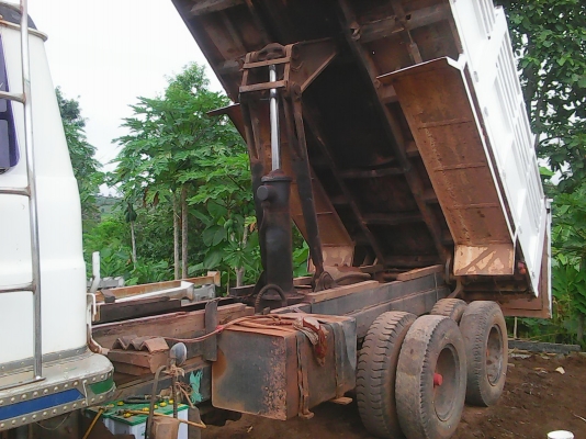 ขายสิบล้อสองเพลาดั้มพ์ อีซูสุ หัวจัมโบ้คัสซีหัวยาวช่วงล่างจัมโบ้ใหญ่