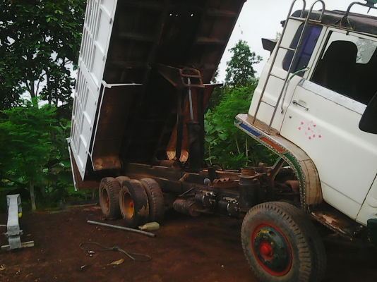 ขายสิบล้อสองเพลาดั้มพ์ อีซูสุ หัวจัมโบ้คัสซีหัวยาวช่วงล่างจัมโบ้ใหญ่